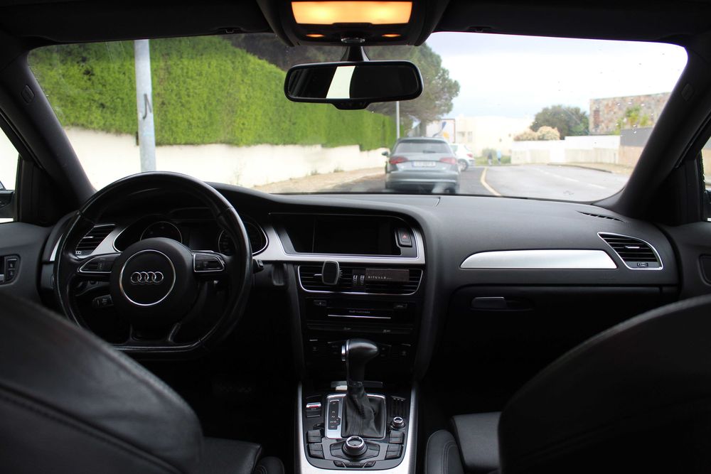 Audi A4 2.0 TDI 136cv 2012 Full extras | Automático | Teto panorâmico