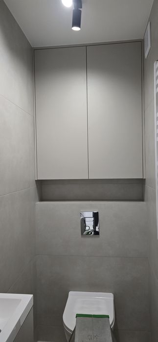 Przygotuje szafki pod montaż .