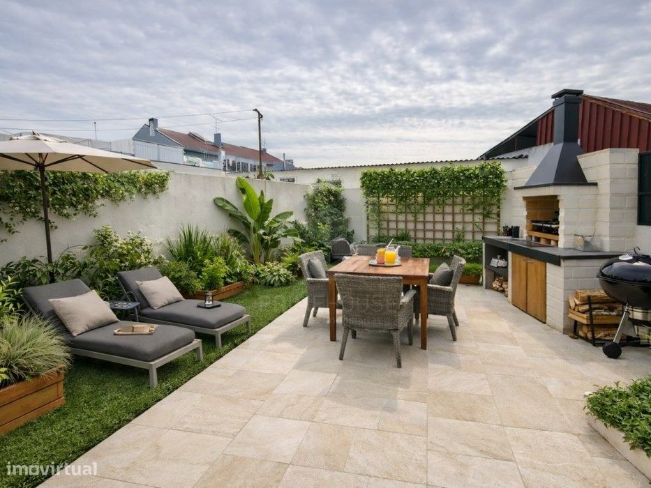 Apartamento T2 rés do chão com suite e jardim — Amora, Setúbal