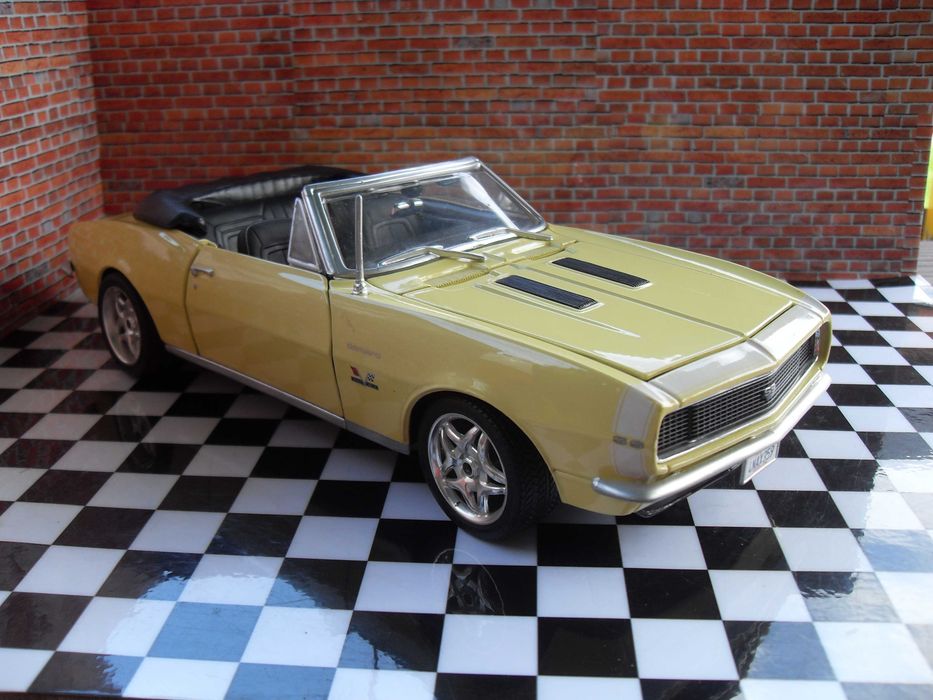 Chevrolet Camaro RS SS 67r 1:18 Model
