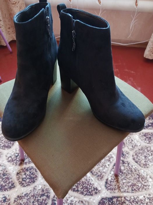 Ботиночки жіночі