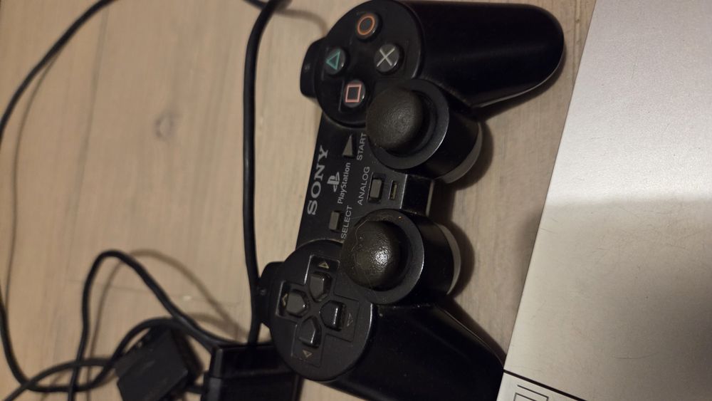 PlayStation 2 Slim Prateada + 23 Jogos Originais + 128 Jogos + 2 Comandos — Pacote Completo