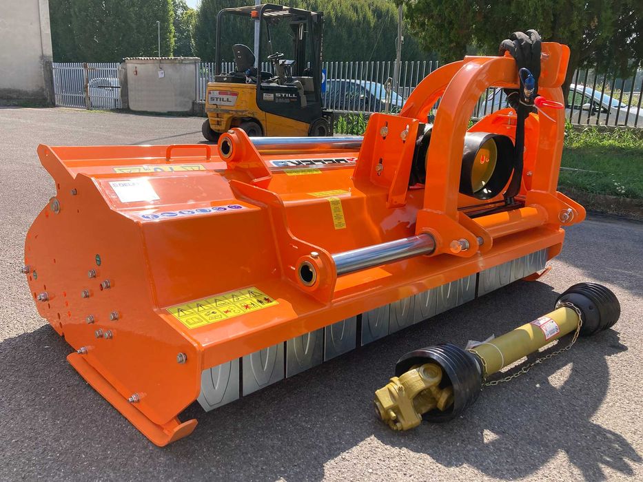 Triturador REFORÇADO 2.2m TORO-220-p/trator 60-120cv -5 Correias c/ CARDÃ