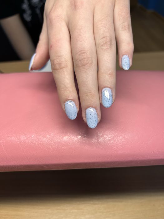 Modelki na paznokcie – hybryda / żel na naturalnej płytce