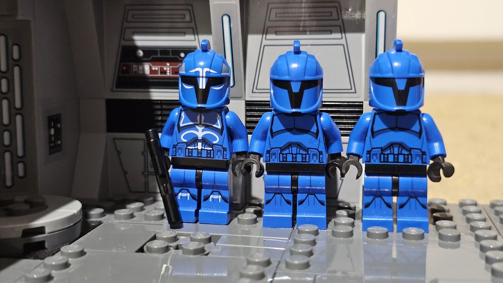 Trzy Figurki Lego Star Wars 1x sw0613 Senate Commando Captain i 2x sw0614 Senate Commando