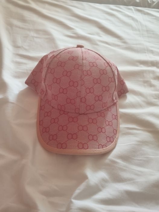 Boné da Gucci rosa