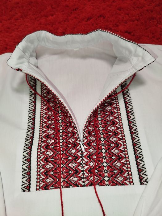 Святкова вишиванка для хлопчика, р. 140 (стан нової)
