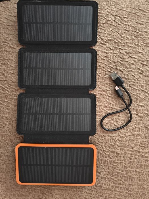 Павербанк  20000mAh с солнечной панеллю і фонаріком.