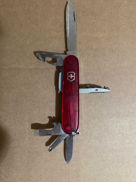 Canivete Victorinox Huntsman, Mountaineer e Outros - Tamanho Médio