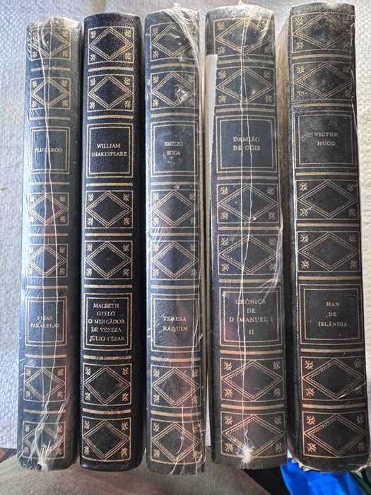 Várias Coleções de Livros