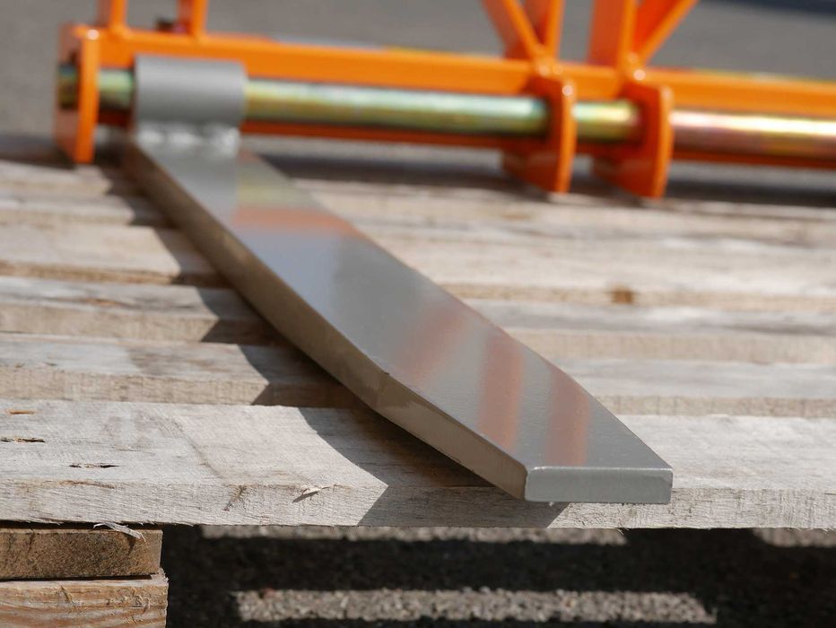 Porta-Paletes Traseiro D-700 carga 700kg Garfos Dobráveis-IVA INCLUÍDA