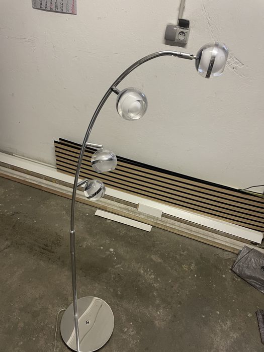 Stojąca lampa led.