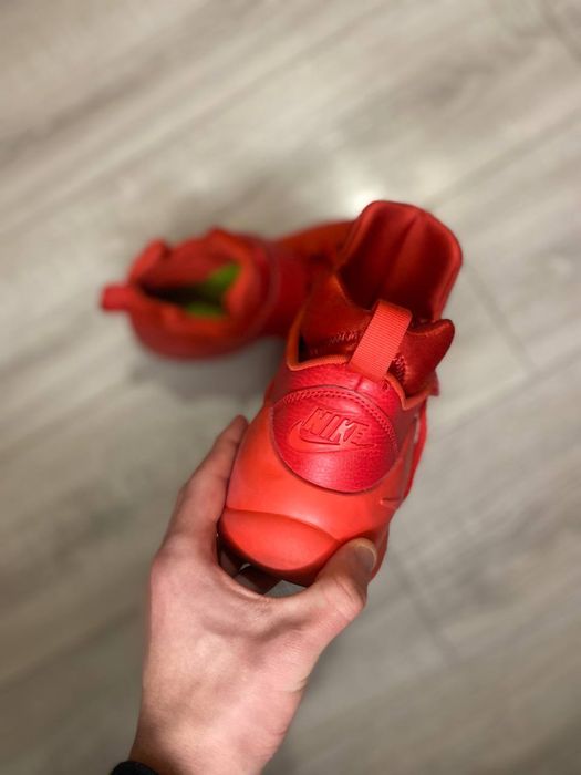 Баскетбольні кросівки Nike Kwazi Action Red