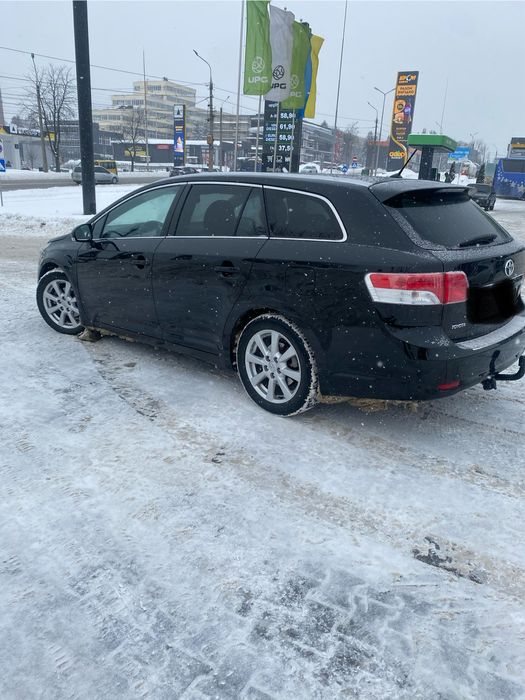 Тойота авенсіс т 27