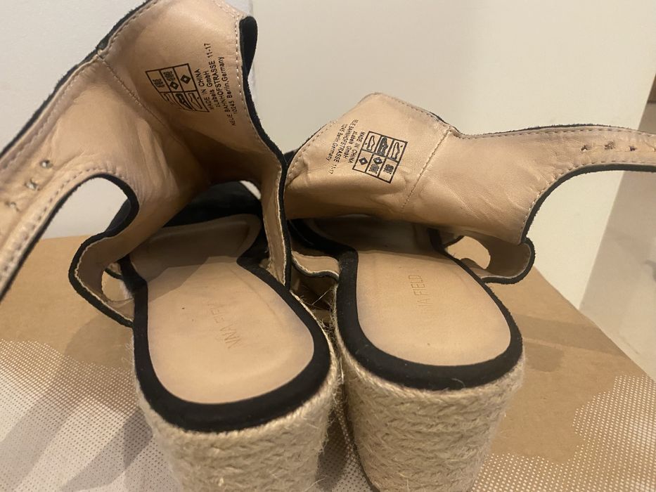 Espadryle na koturnie Anna Field (Czarny Zamsz)