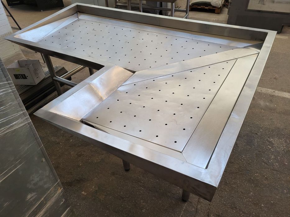 Кутовий стіл риба на льоду