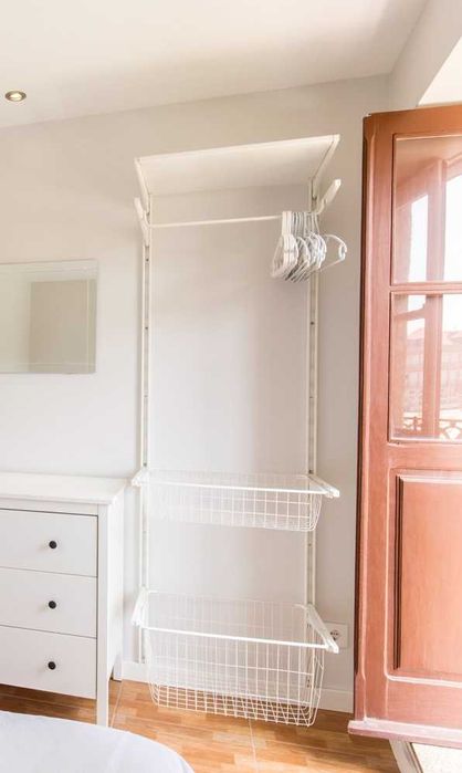 Estante metálica para roupa