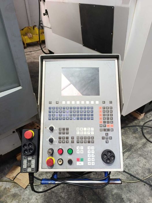 Centro de maquinação de 5 eixos MIKRON UCP710 Heidenhain