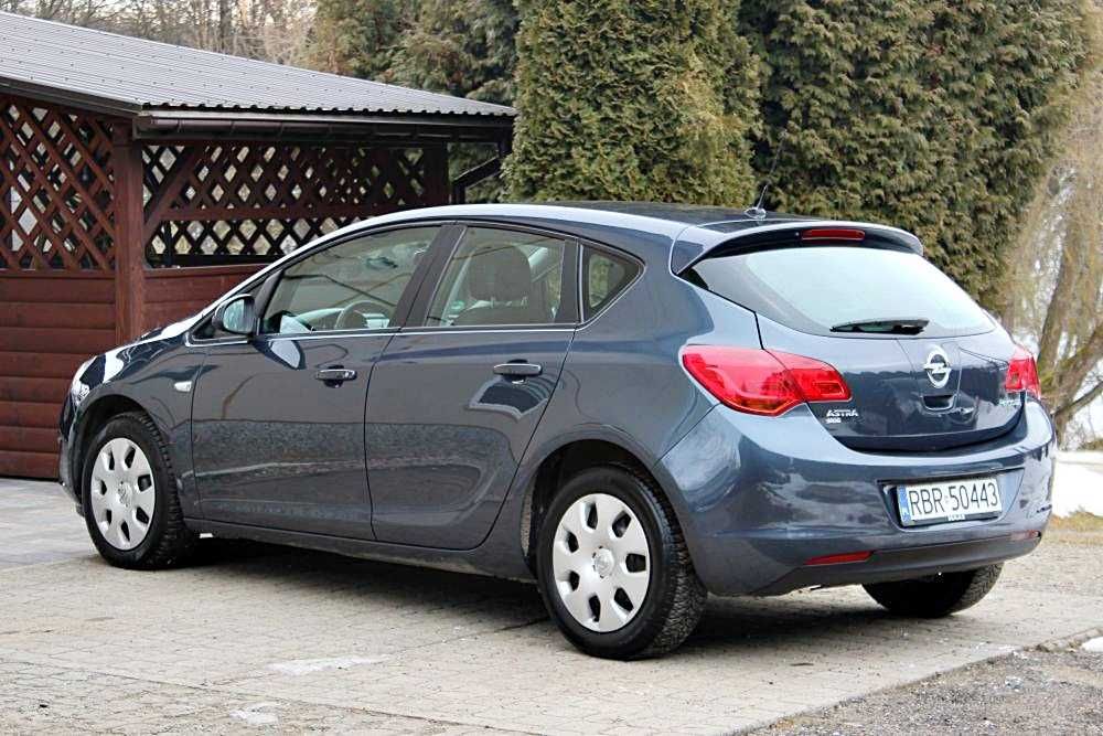 Opel Astra J 1,4 benzyna z Niemiec, Klima ,Serwis SUPER STAN !!