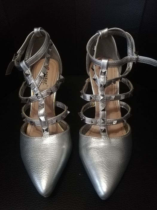 Szpilki sandałki ćwieki