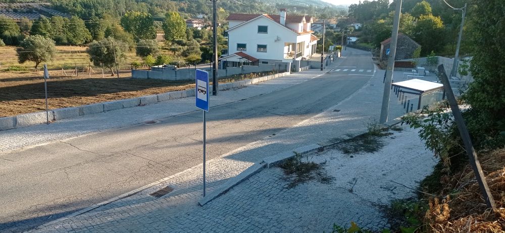 Terreno com 7.020m², plano e murado, excelentes vistas panorâmicas