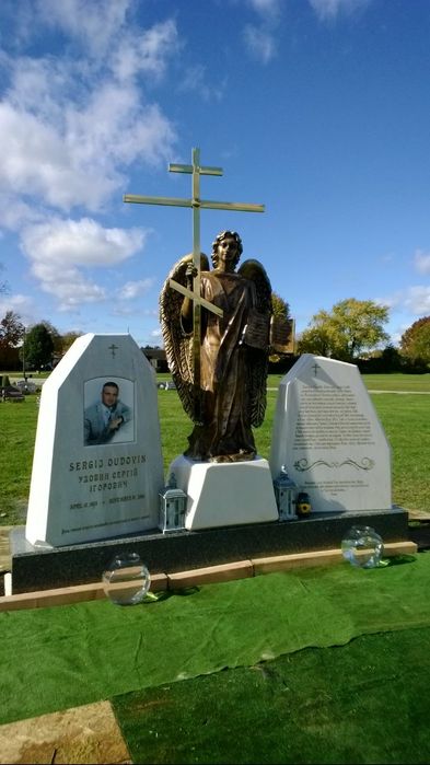 Пам'ятники скульптури з граніту,під замовлення