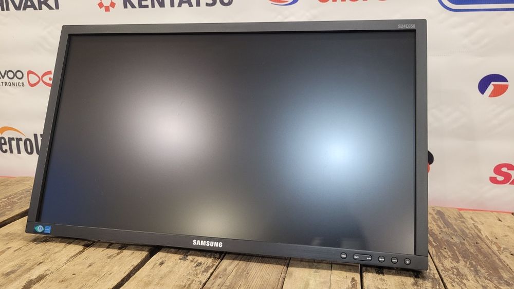 Монитор Samsung LS24 E65