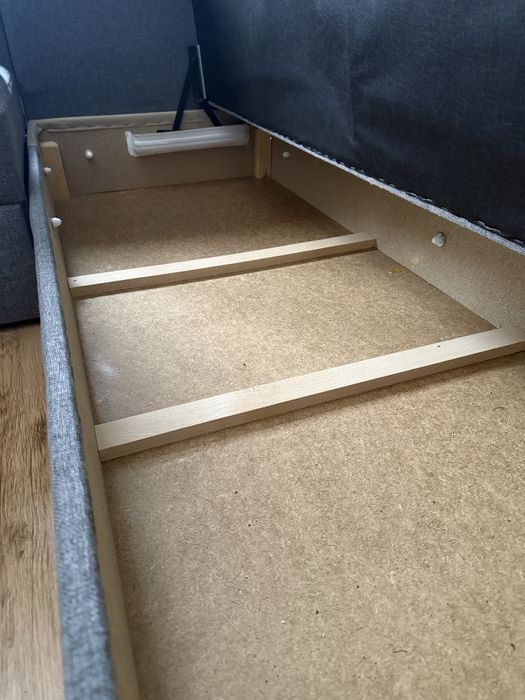 Sprzedam narożnik z  pufą