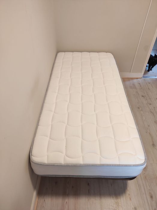 Cama e colchāo 190x60 como novo