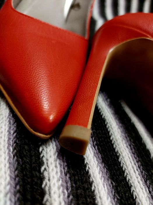 Szałowe top 1 klasa Nowe!! Szpilki czerwone 36 szyko