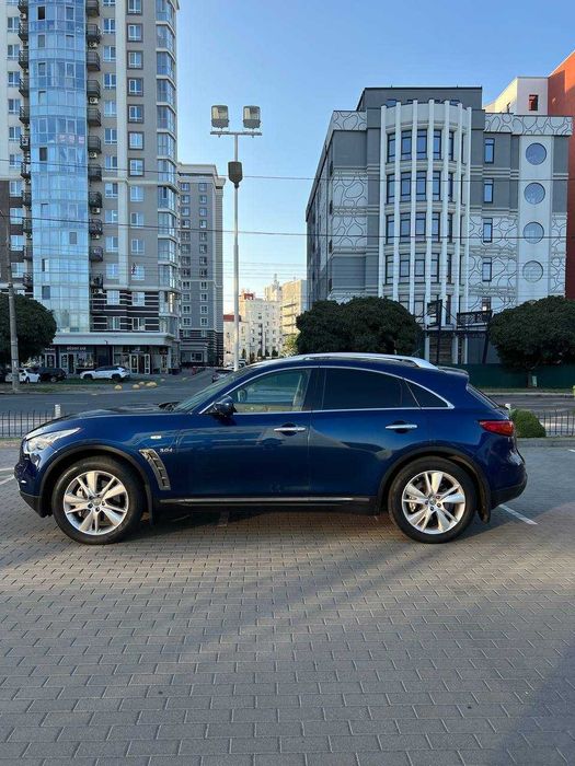 Infiniti QX70 продам в ідеальному стані