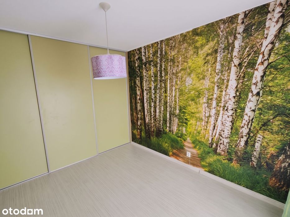 Dwa pokoje, 47 m² w centrum Siechnic – balkon i loggia plus garaż.