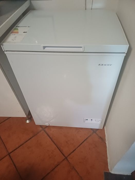Arca marca Jocel 140 litros