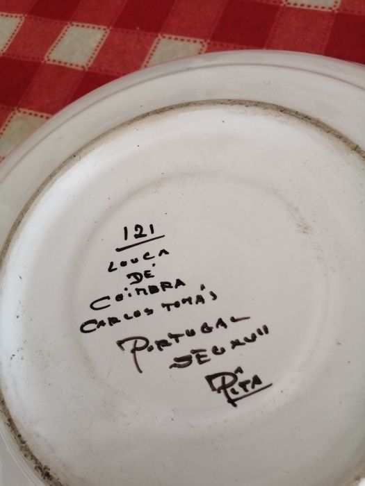 Vendo bacia em louça de Coimbra pintada á mão