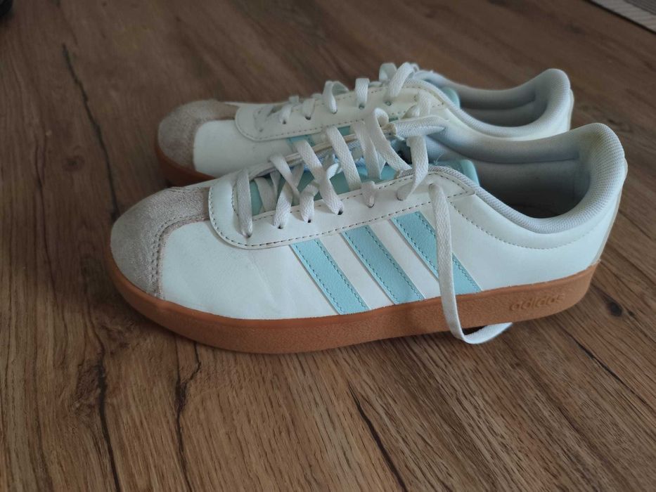 Adidas VL Court Base
