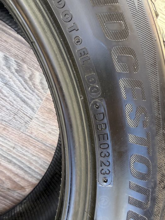 Шини зимові Bridgestone 265/50/R19