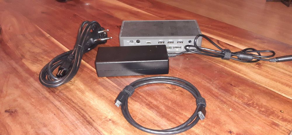 UNIWERSALNA stacja dokująca Targus USB-C  DV4K 100W DOCK190EUZ
