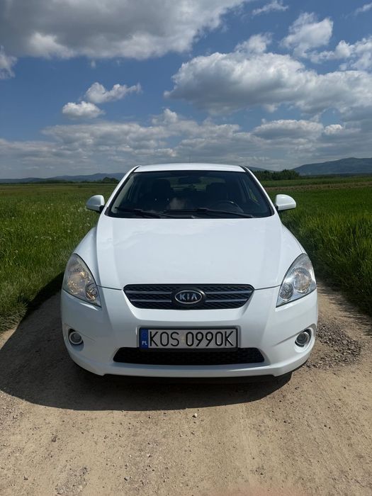 Kia Ceed Kia ceed benzyna 2009 biała coupe