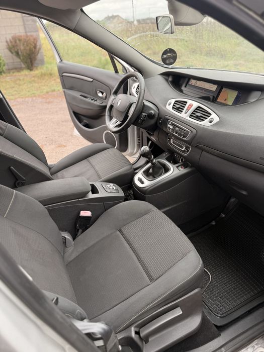 Продам Renault Scenic 2010