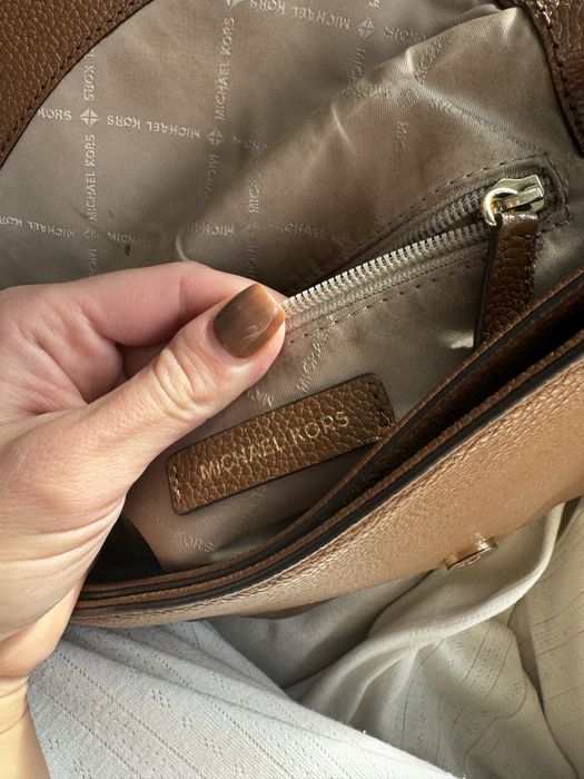 Michael Kors Vanna Medium Crossbody Bag