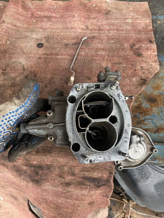 Поодам карбюратор  Ваз 2107