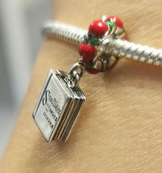 Zawieszka Charms do bransoletki Królewna Śnieżka S925