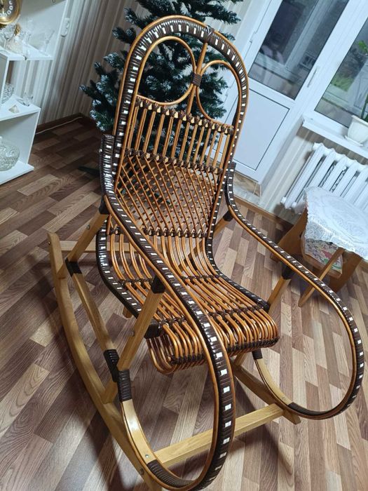 Продам кресло качалку