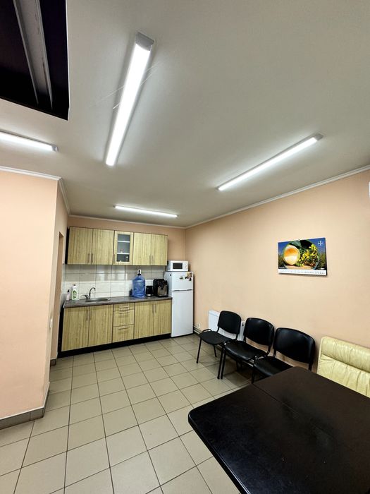Продаж комерційно-складського комплексу,центр/0,636га/3200кв.м,