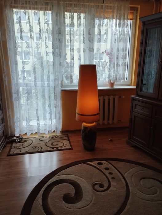 Lampa stojąca pokojowa