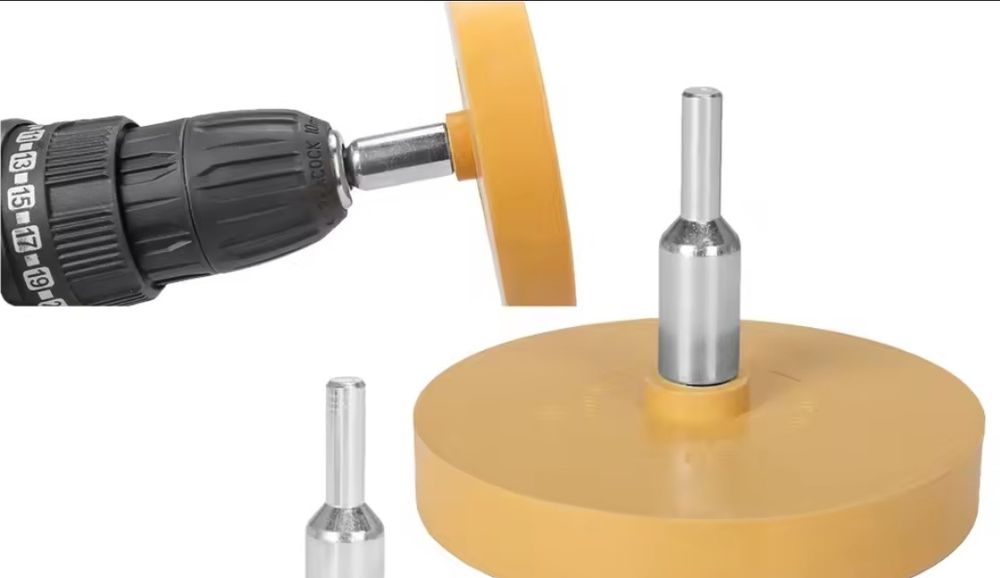 Ferramenta para remoção de cola auto