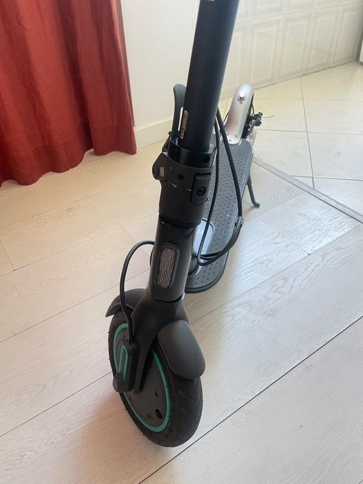 Trotinete Xiaomi Mi Eletric Scooter Mercedes AMG Petronas F1 Edition