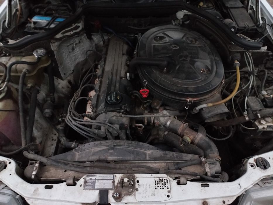 Mercedes-Benz E 124 260 (avtomat)