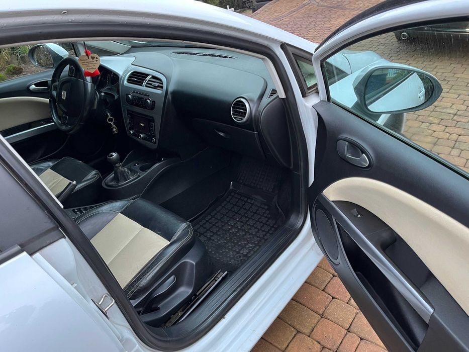 Seat Leon SPORT-1.9TDI-2013r120KM-KlimAbsAlumSkóraNaviKraj Fvat ZAMIAN