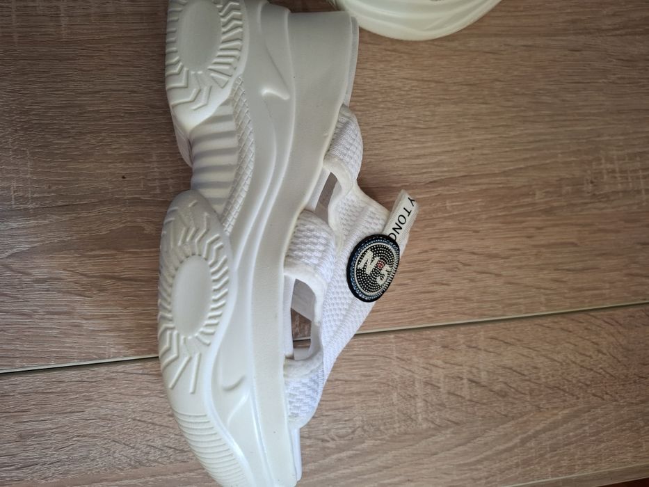 Жіночі літні шльопанці на танкетці